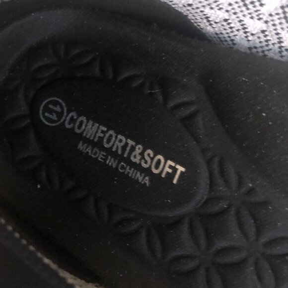 Comfort & Soft Gray and Black Houndstooth Plaid Flats - Size 11 - Picture 5 of 7